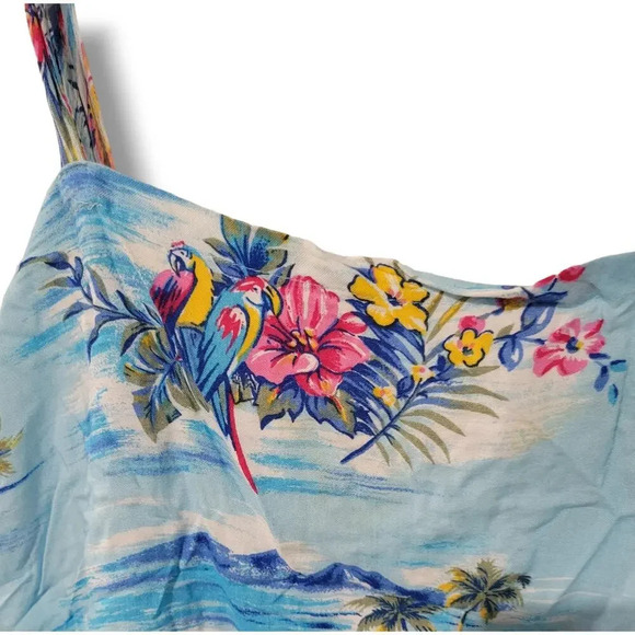 No Boundaries Juniors blue Hawaiian Tropical print Smocked Cropped top - medium - Picture 5 of 7